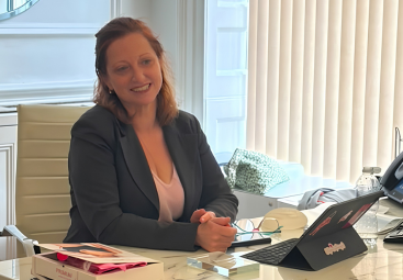 Breast Augmentation Recovery: Expert Advice from Ms Anna De Leo 